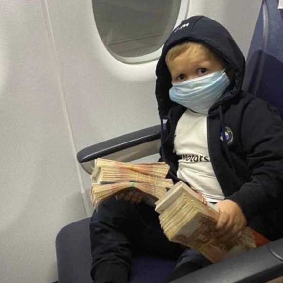 Meet your Posher, Kylee - Picture 1 of 1